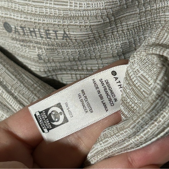 Athleta Cream Textured Women’s Capri Leggings, Size Small, Inner Pocket - Picture 6 of 11